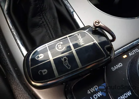 2018 Jeep Grand Cherokee Overland 4X4 z USA, uszkodzony, nr VIN 1C4RJFCG2JC418446